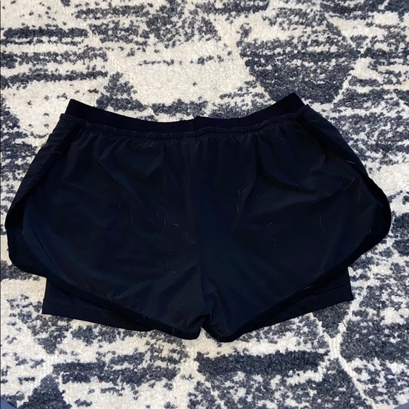 Running shorts - Picture 2 of 4